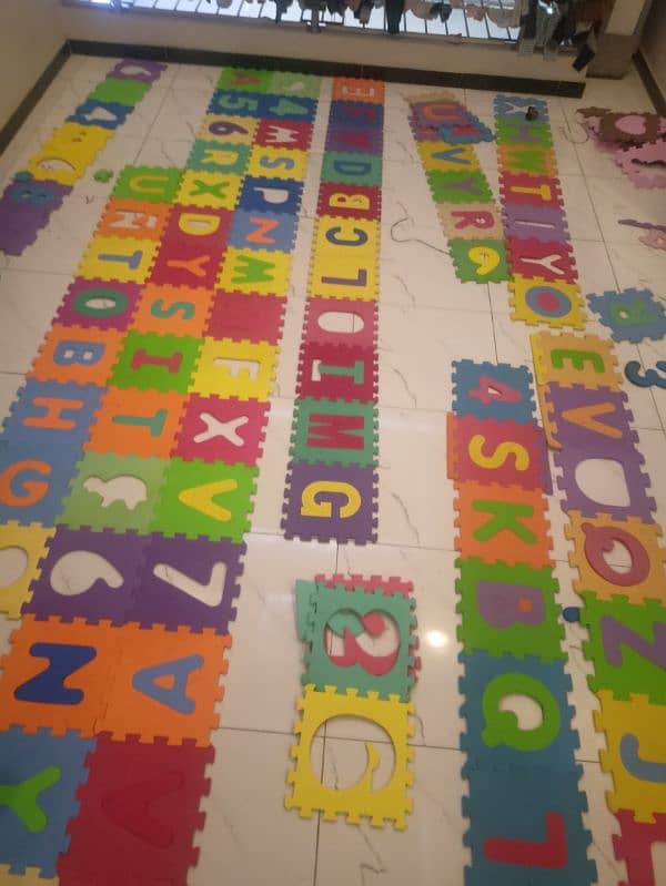 Alphabet / Numbers Puzzle Mat 15