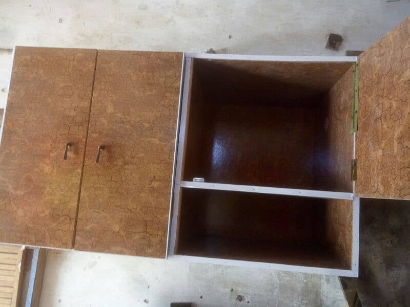 2ft/4ft 2nd hand kitchen cabinet available 0