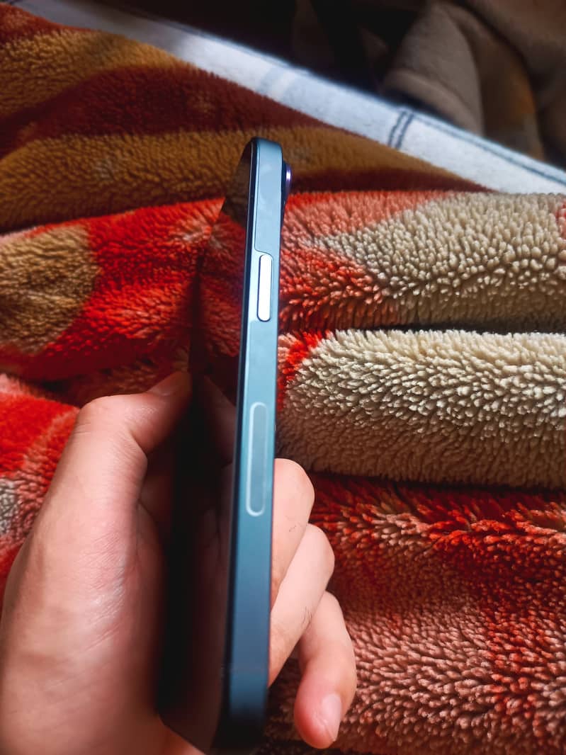 Apple iPhone 14 5