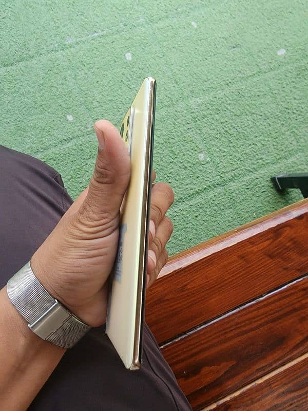 infinix zero 30 hai bilkul new hai complete saman hai 2