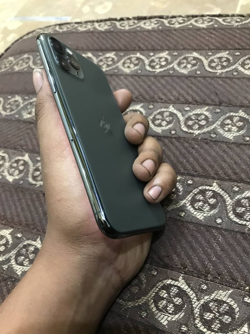 iPhone 11pro 256gb pta approved 5
