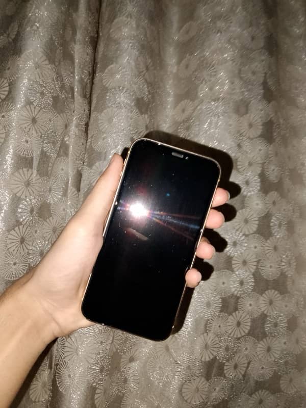APPLE IPHONE XR 1