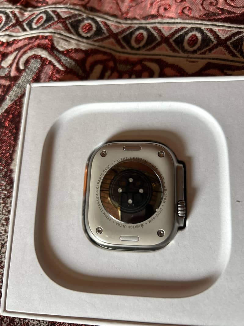 Apple Watch Ultra 2 49mm Titanium olive Alpine loop 0