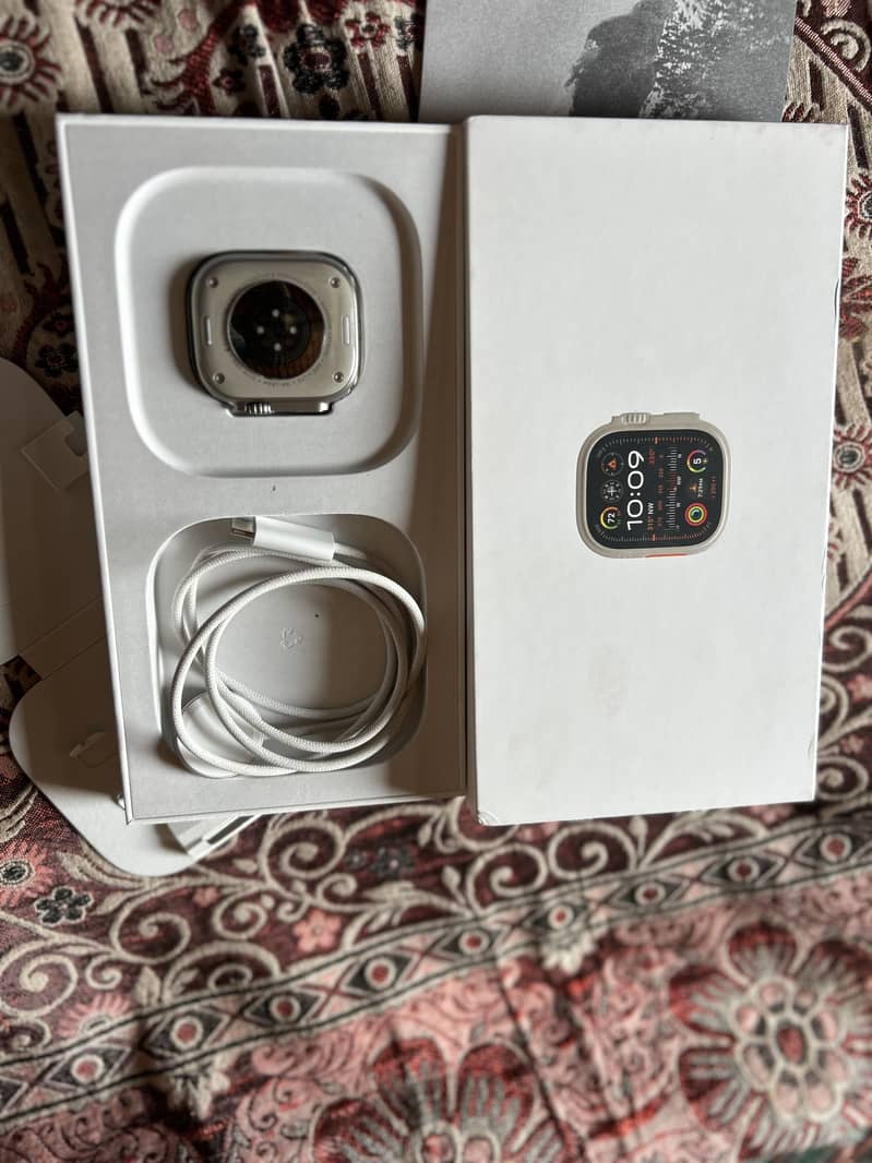 Apple Watch Ultra 2 49mm Titanium olive Alpine loop 2
