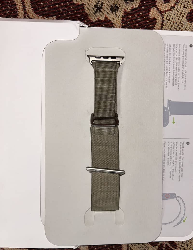 Apple Watch Ultra 2 49mm Titanium olive Alpine loop 8