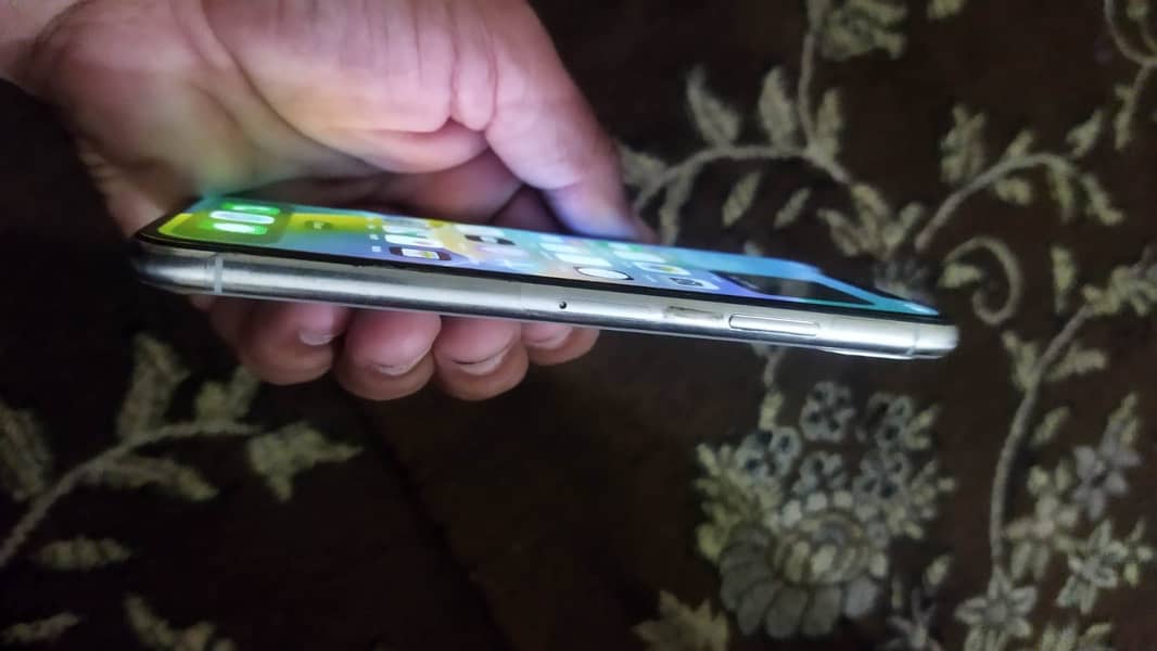 Iphone x 256gb face id ok truetone on all on no fault 8