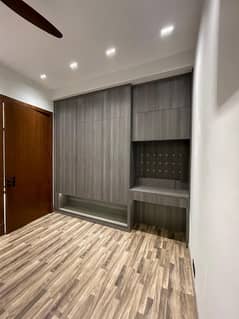 Wooden floor - Vinyl flooring - Laminated wood floor - solid flooring