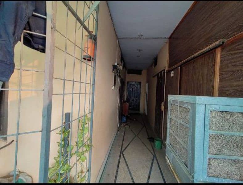 Raza boys Hostel single and sharing seat available 4