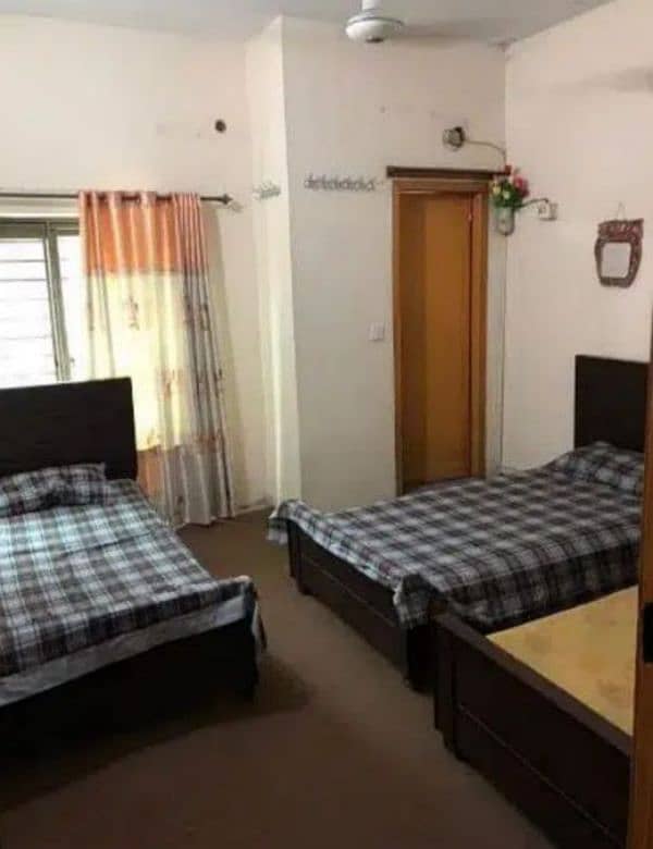 Raza boys Hostel single and sharing seat available 5