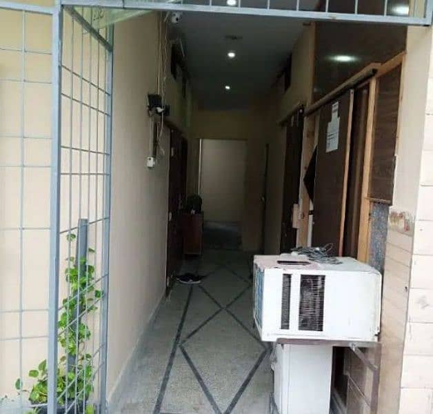 Raza boys Hostel single and sharing seat available 9