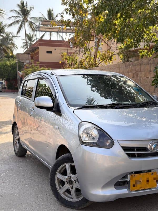 Daihatsu Mira 2012 1