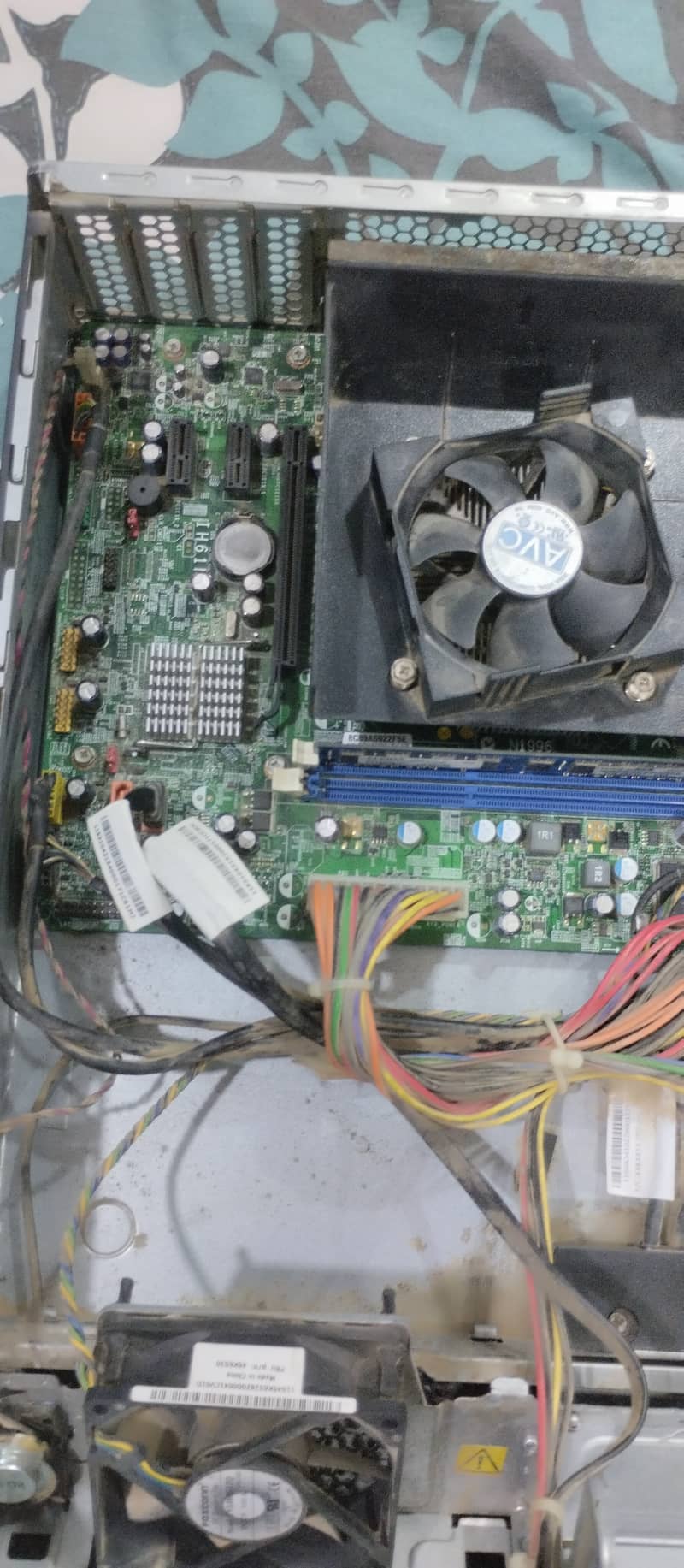 Lenovo PC and Dell LCD 21 inch and keyboard with all wires 3