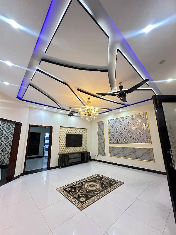 Double Storey 10 Marla House For sale In Central Park - Block A Lahore 4