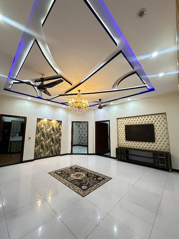 Double Storey 10 Marla House For sale In Central Park - Block A Lahore 7