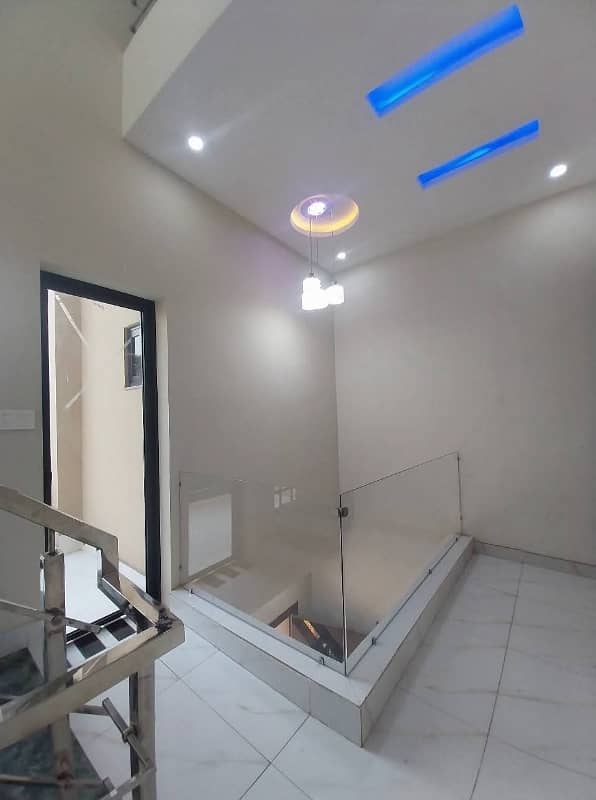 Double Storey 10 Marla House Available In Central Park - Block G For sale 5