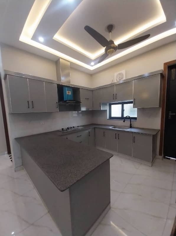 Double Storey 10 Marla House Available In Central Park - Block G For sale 7