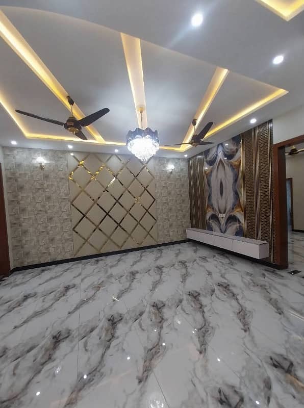 Double Storey 10 Marla House Available In Central Park - Block G For sale 12