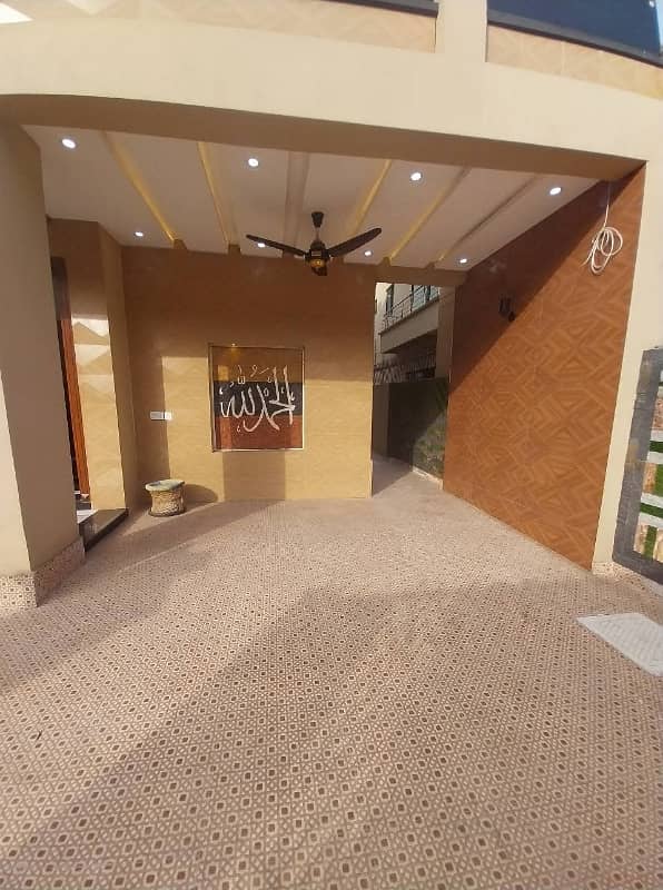 Double Storey 10 Marla House Available In Central Park - Block G For sale 13