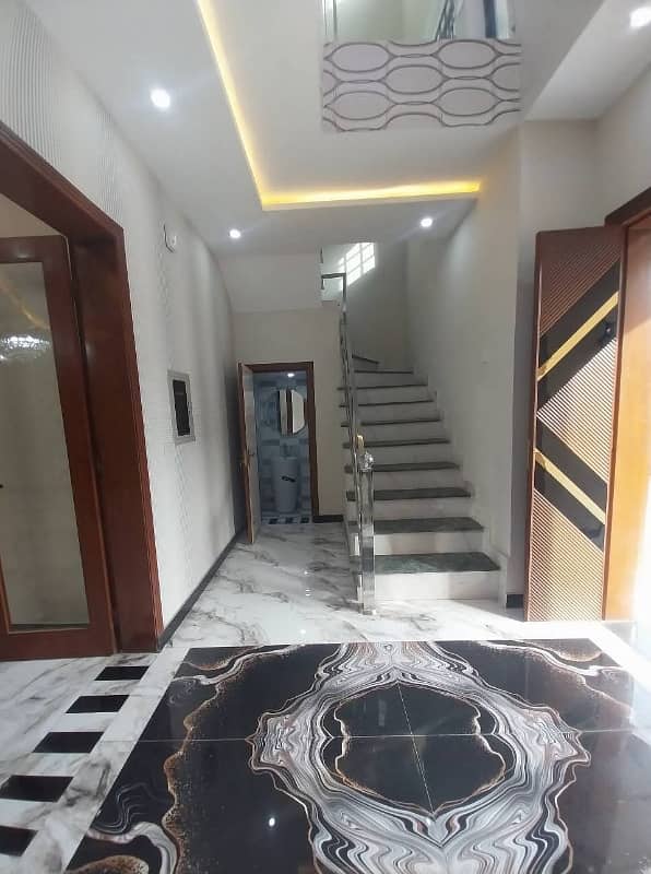 Double Storey 10 Marla House Available In Central Park - Block G For sale 14