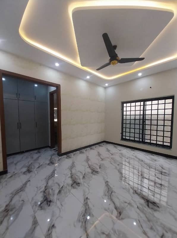 Double Storey 10 Marla House Available In Central Park - Block G For sale 15