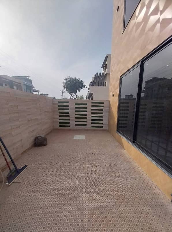 Double Storey 10 Marla House Available In Central Park - Block G For sale 19