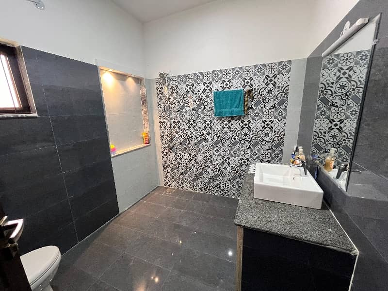 Prime Location 1 Kanal House In Central Park - Block A Is Best Option 6