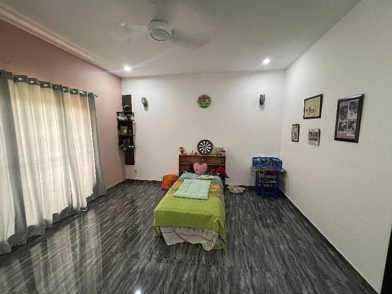 Prime Location 1 Kanal House In Central Park - Block A Is Best Option 7