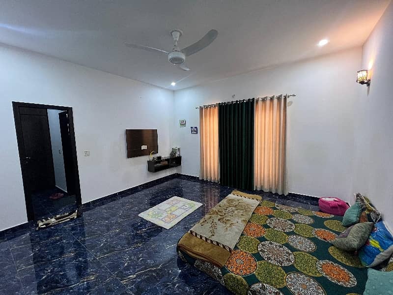 Prime Location 1 Kanal House In Central Park - Block A Is Best Option 9