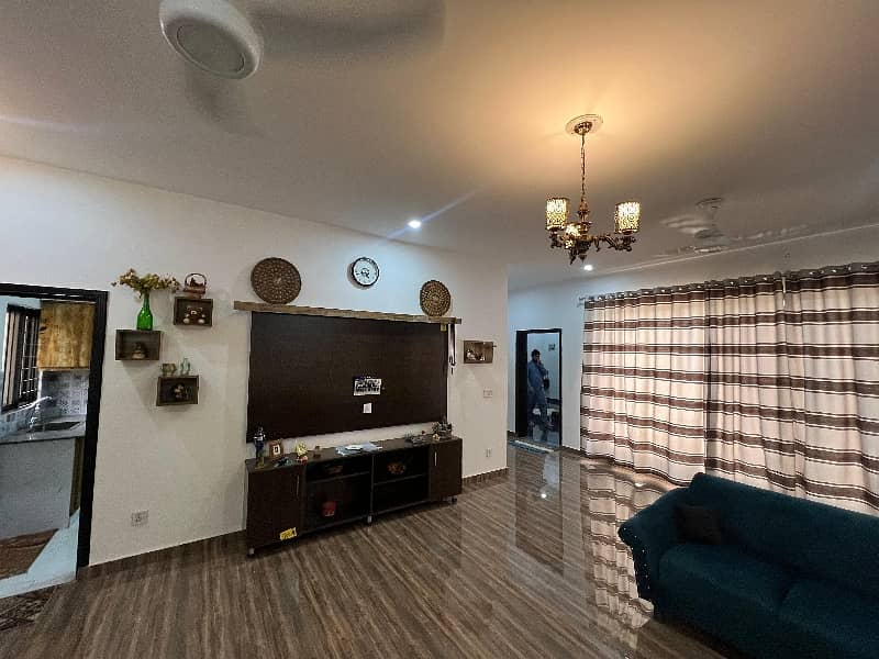 Prime Location 1 Kanal House In Central Park - Block A Is Best Option 11