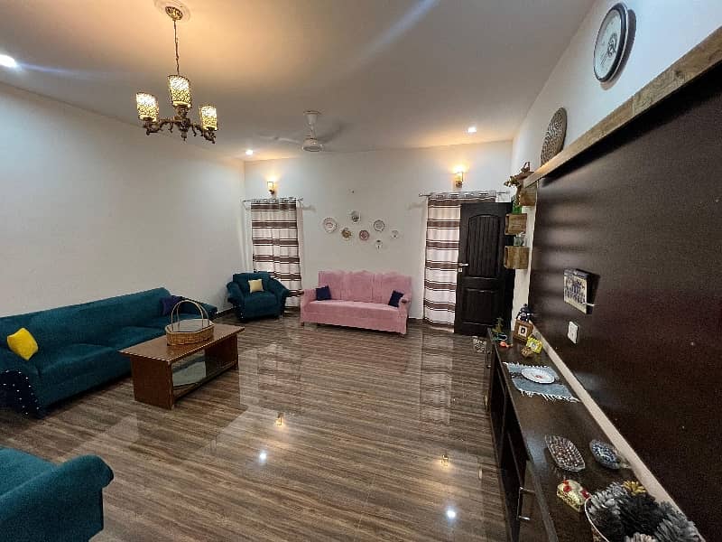 Prime Location 1 Kanal House In Central Park - Block A Is Best Option 14