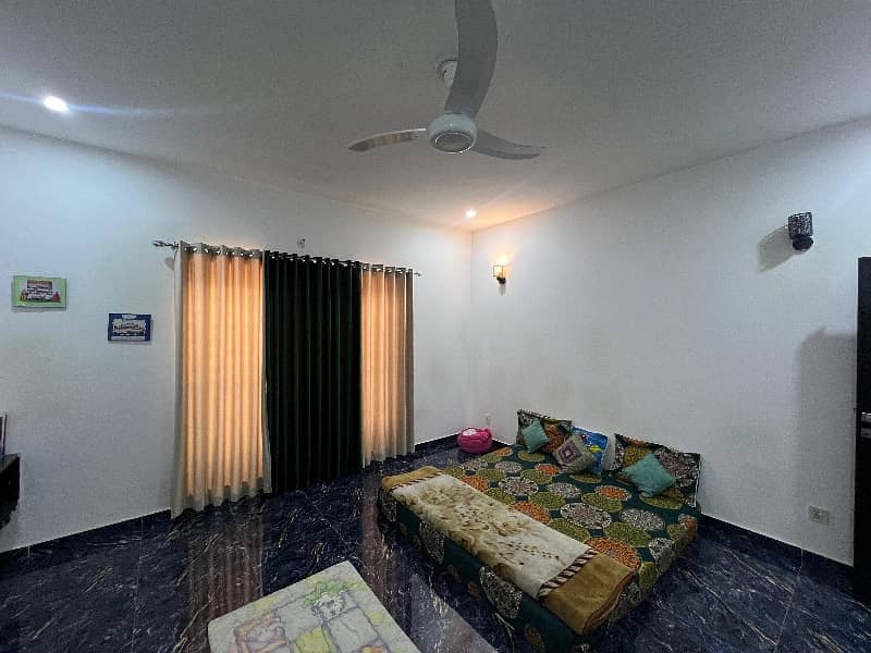 Prime Location 1 Kanal House In Central Park - Block A Is Best Option 16