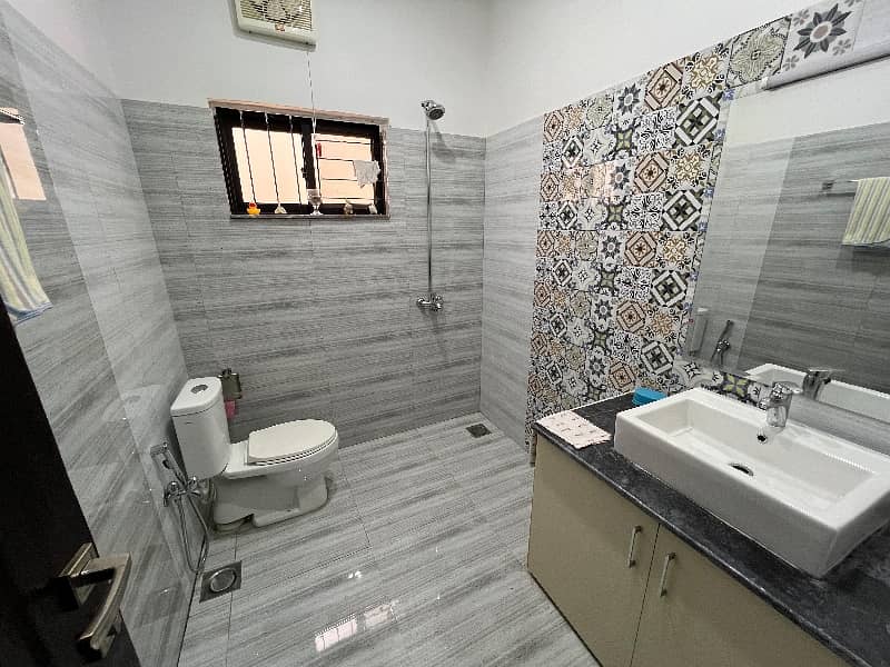 Prime Location 1 Kanal House In Central Park - Block A Is Best Option 17