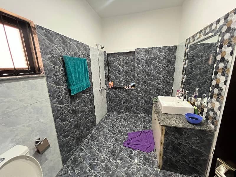 Prime Location 1 Kanal House In Central Park - Block A Is Best Option 19