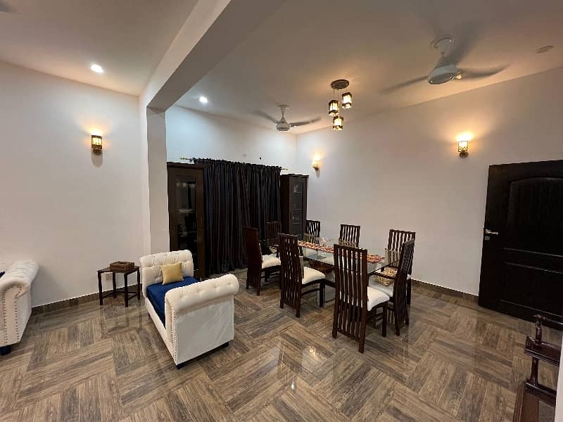 Prime Location 1 Kanal House In Central Park - Block A Is Best Option 22