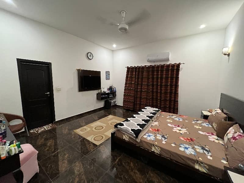Prime Location 1 Kanal House In Central Park - Block A Is Best Option 24