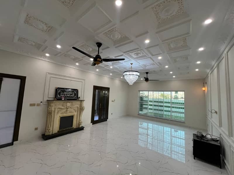 Prime Location House For sale Situated In Central Park - Block B 3