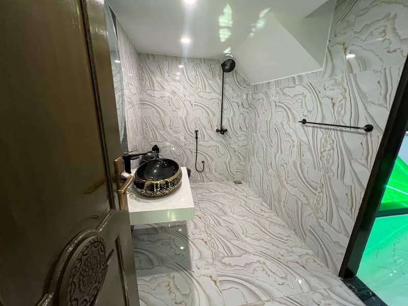 Prime Location House For sale Situated In Central Park - Block B 5