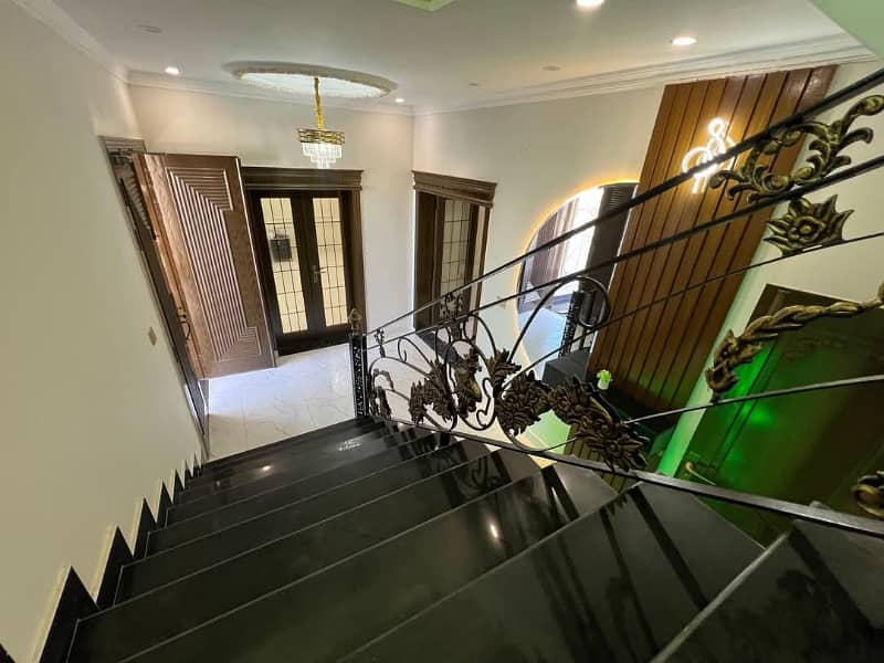 Prime Location House For sale Situated In Central Park - Block B 6