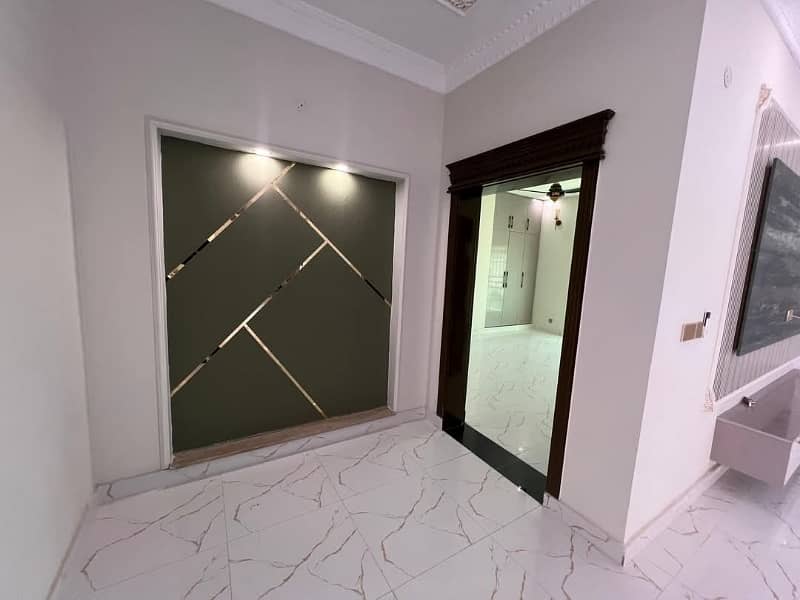 Prime Location House For sale Situated In Central Park - Block B 13