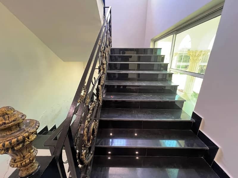 Prime Location House For sale Situated In Central Park - Block B 15
