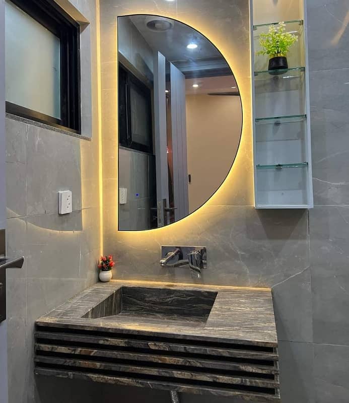 Prime Location House Of 5 Marla Available For sale In Central Park - Block A 4