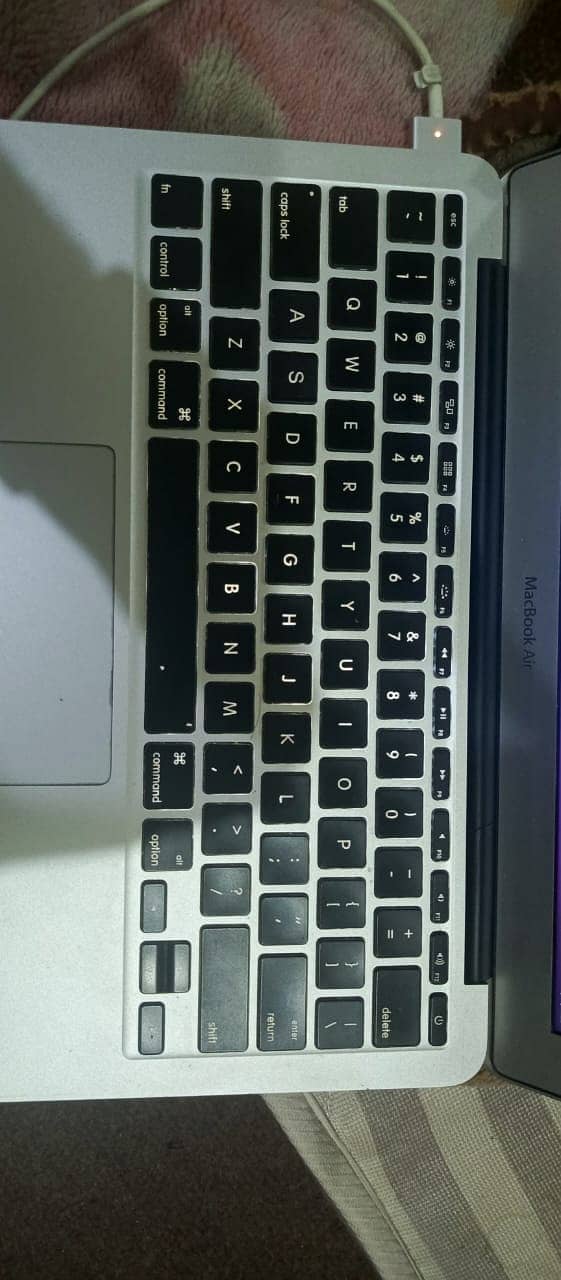 Apple Laptop 11 inch Core i5 processor 4/64 8