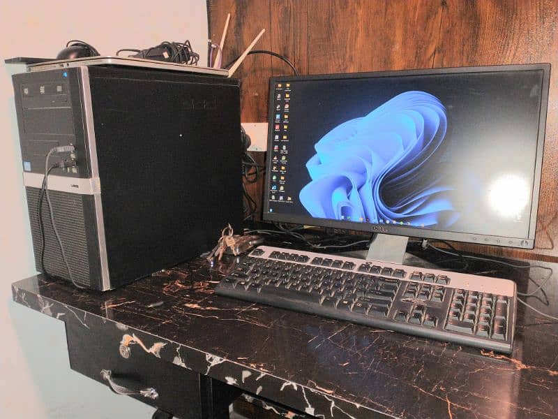 Custom PC- GTX 950 + i5 + 22" IPS MONITOR 1