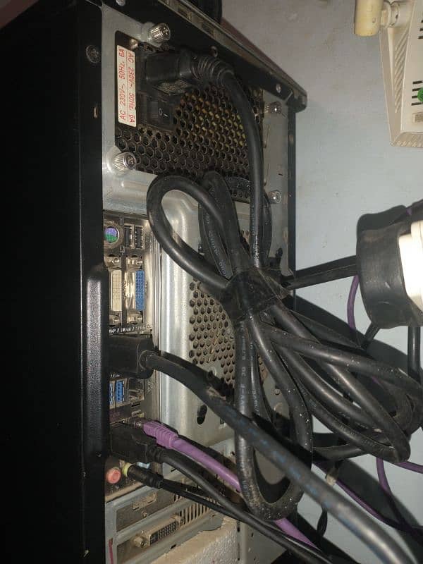 Custom PC- GTX 950 + i5 + 22" IPS MONITOR 4