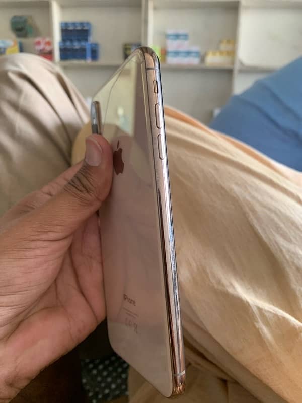 iphone Xsmax 64 gb 4