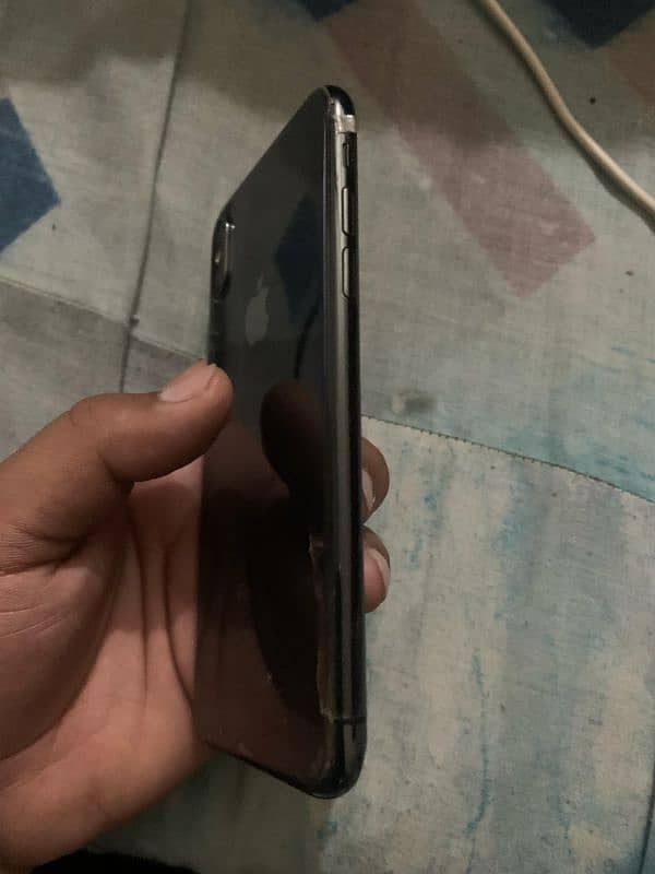 iPhone X Non Pta 9/10 Condition 4