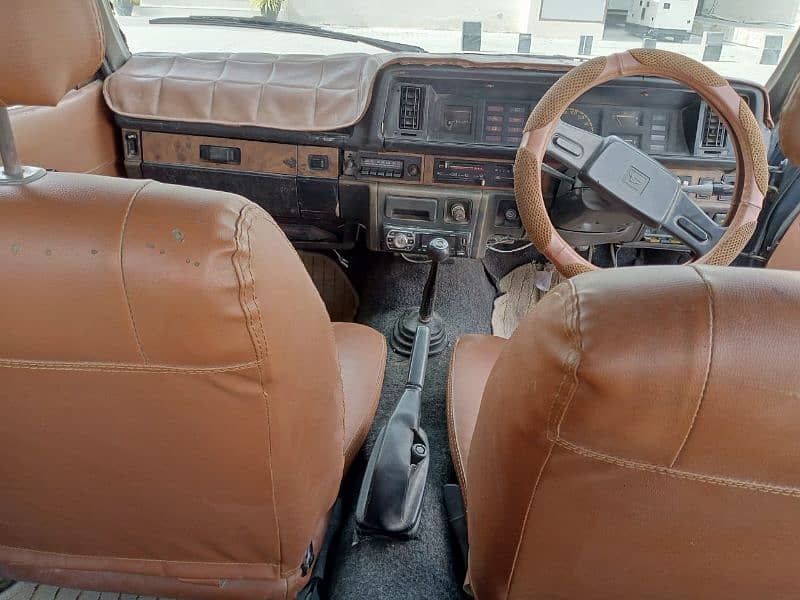 Daihatsu Charmant 1984 4