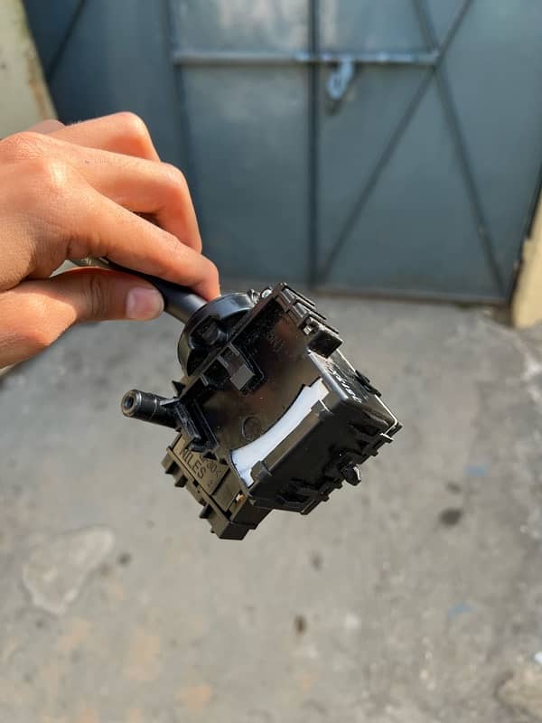 Switch Assy Wiper & Wiper RS413 Old Swift 1