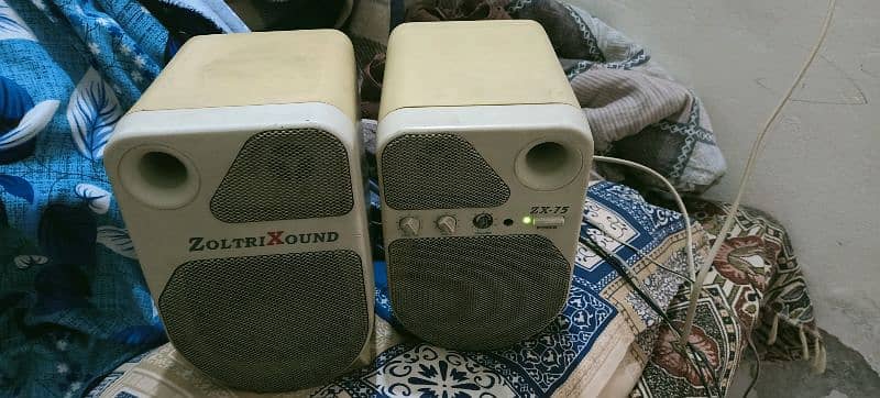 computer speakers 0