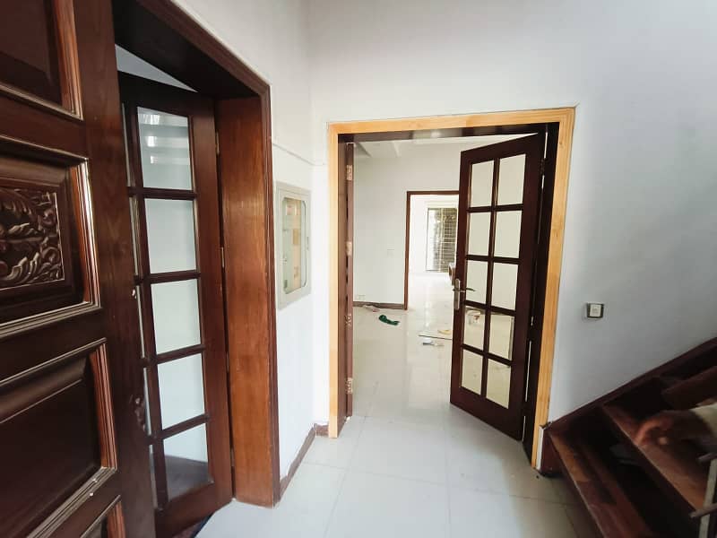 10 Marla Beautiful independent House Available For Rent in DHA Phase 4, AA Block Lahore Cantt 1